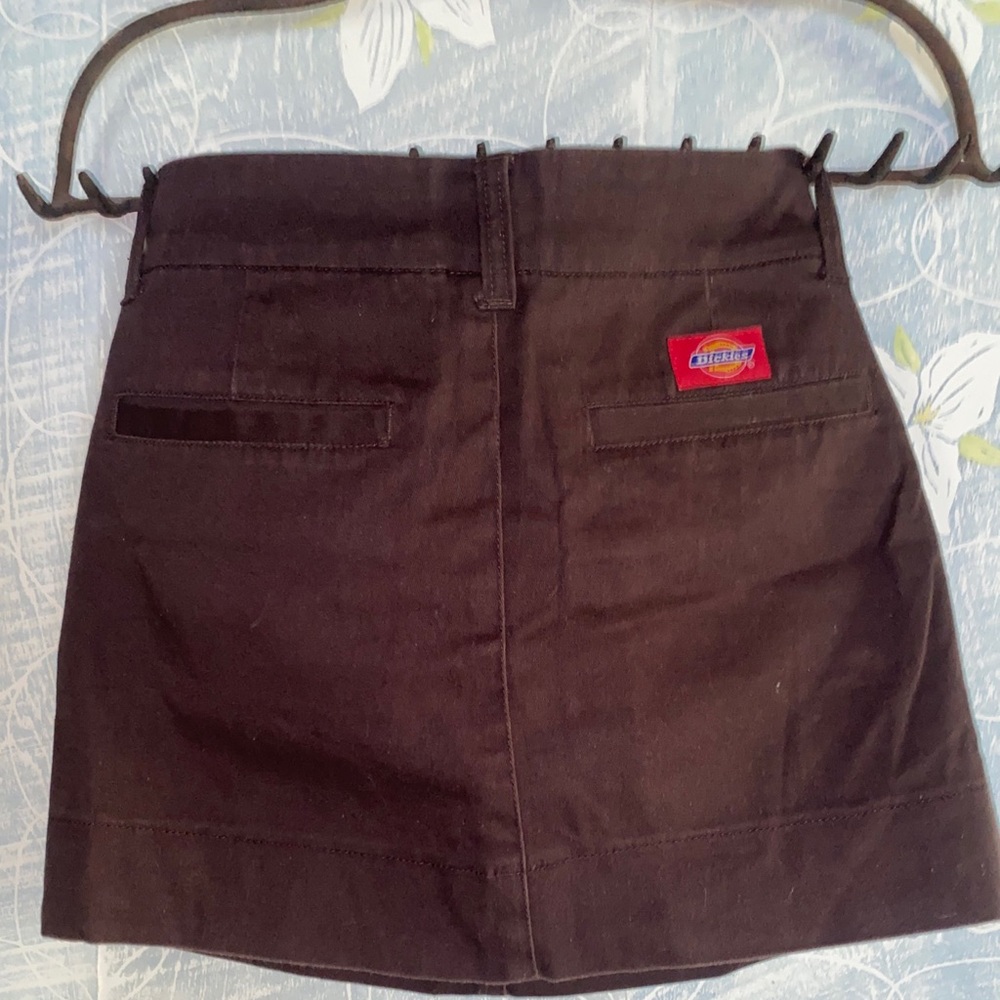 Dickies size 3 mini skirt brown
